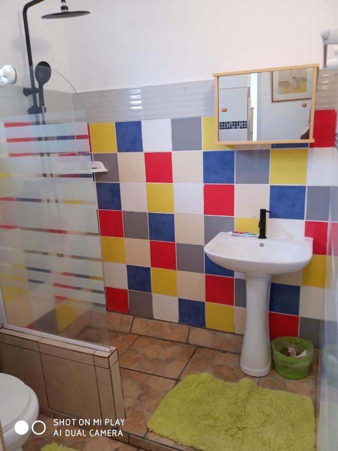 Charmant studio dans le sud, idéal pour un couple Trois Mares Esterno foto